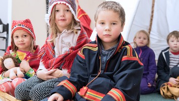 Samiska barn i sameskolan. 